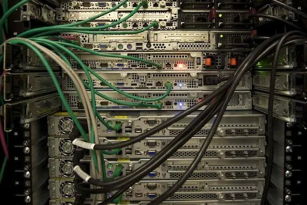 Servers_in_a_Rack.jpg