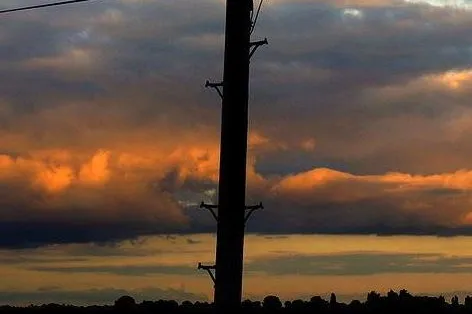 Telephone_pole_silhouette_1.jpg