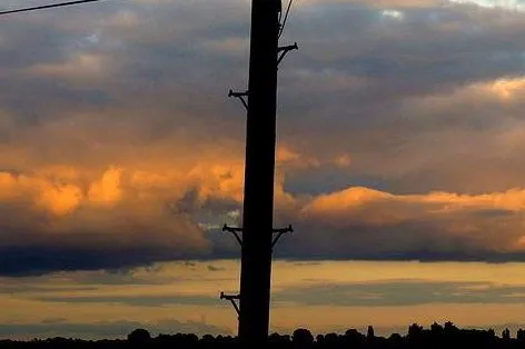Telephone_pole_silhouette_6.jpg