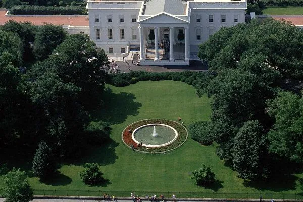 White_House.jpg
