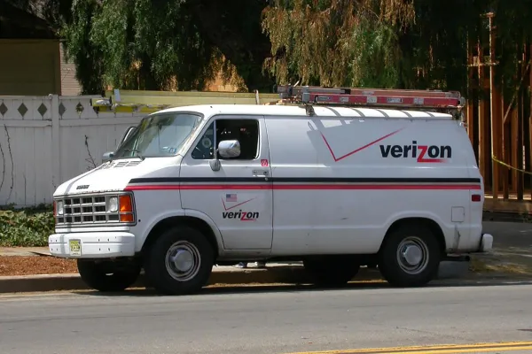 verizon_van.jpg