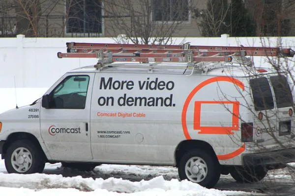 comcast_truck.jpg