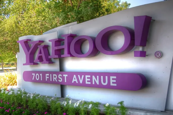 yahoo_sign.jpg