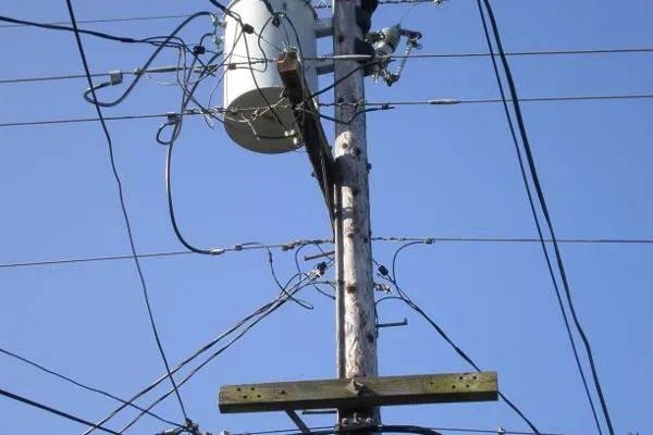 utility_pole1.JPG