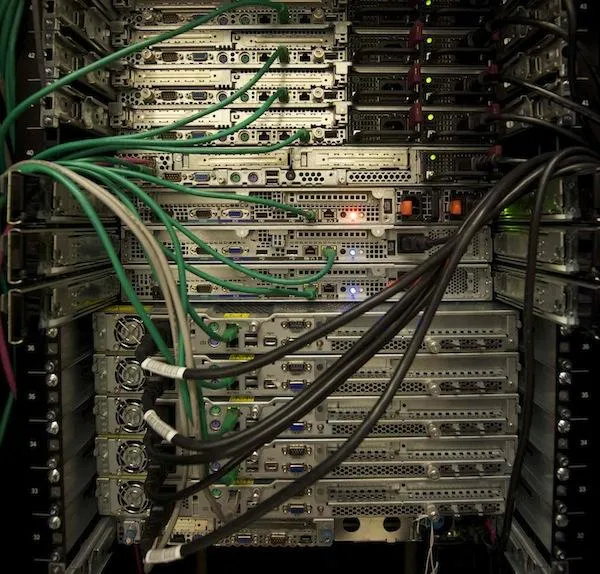 Servers_in_a_Rack.jpg