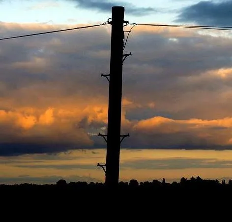 Telephone_pole_silhouette_6.jpg