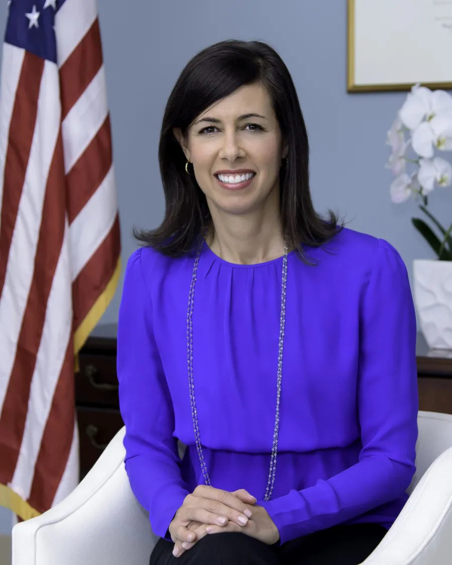 jessica-rosenworcel-press-photo-09122018.jpg